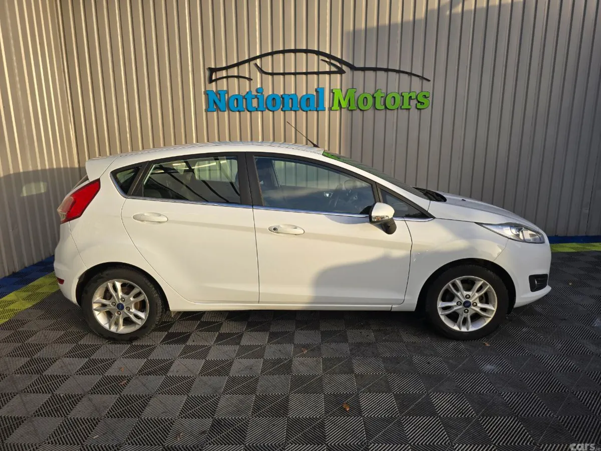 Ford Fiesta Hatchback, Petrol, 2014, White