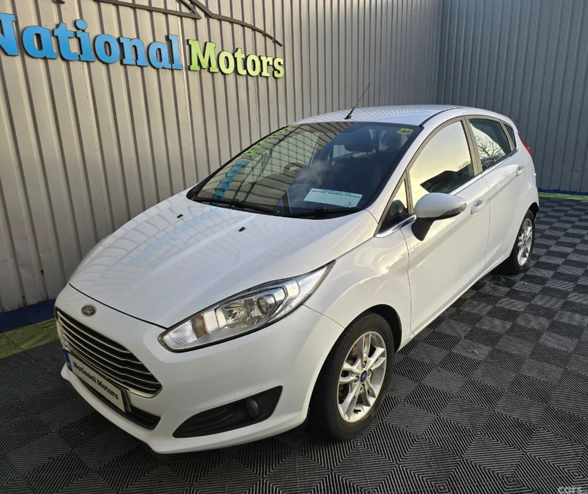 Ford Fiesta Hatchback, Petrol, 2014, White