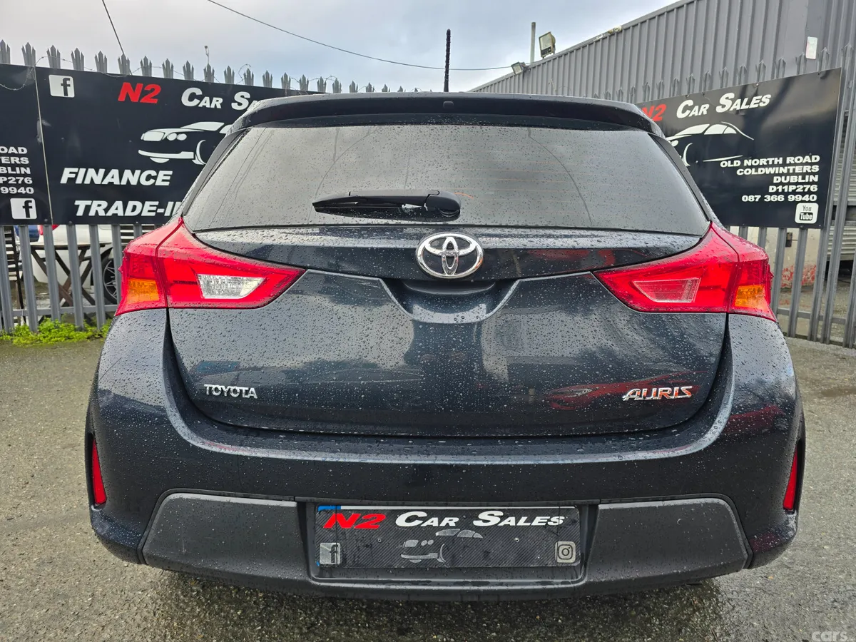 Toyota Auris Hatchback, Diesel, 2015, Grey