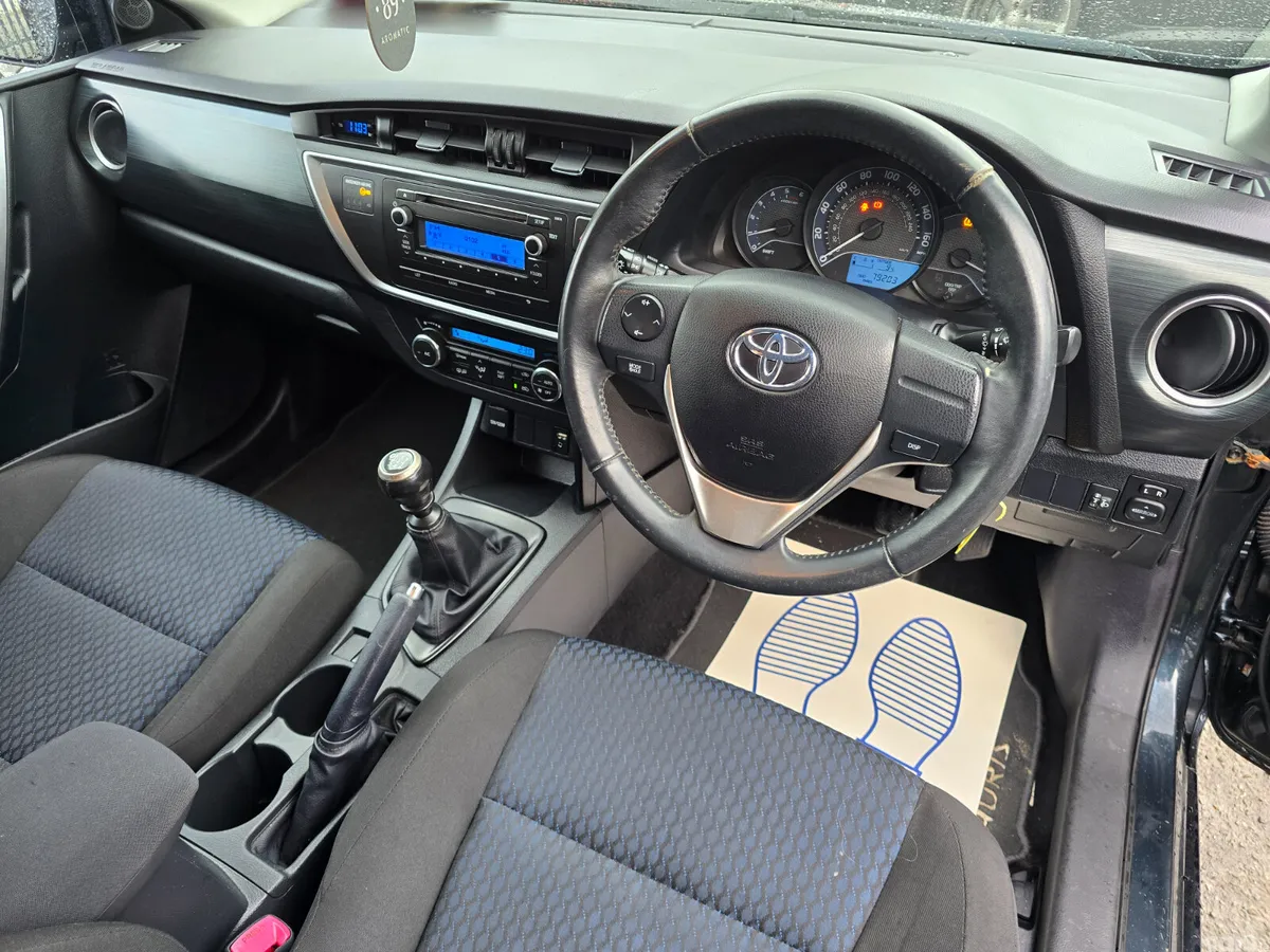 Toyota Auris Hatchback, Diesel, 2015, Grey