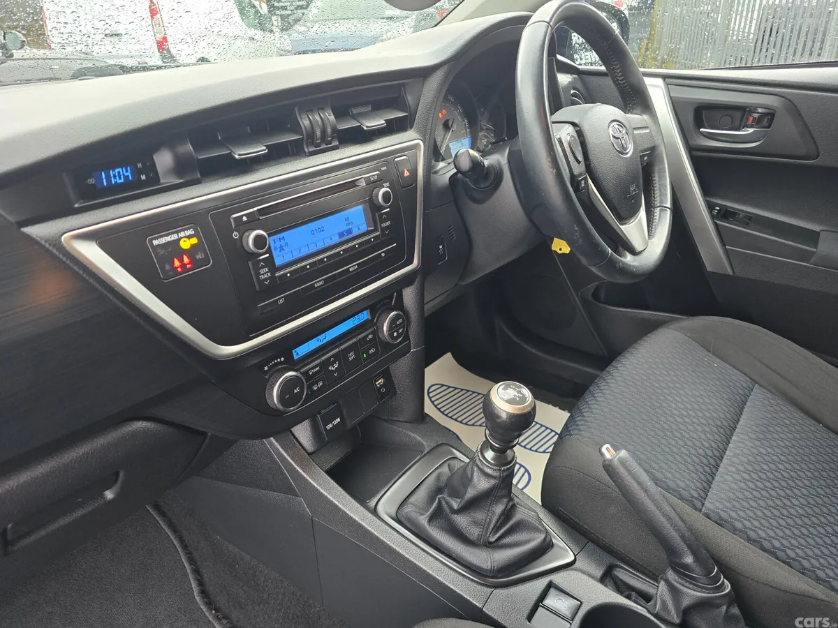 Toyota Auris Hatchback, Diesel, 2015, Grey