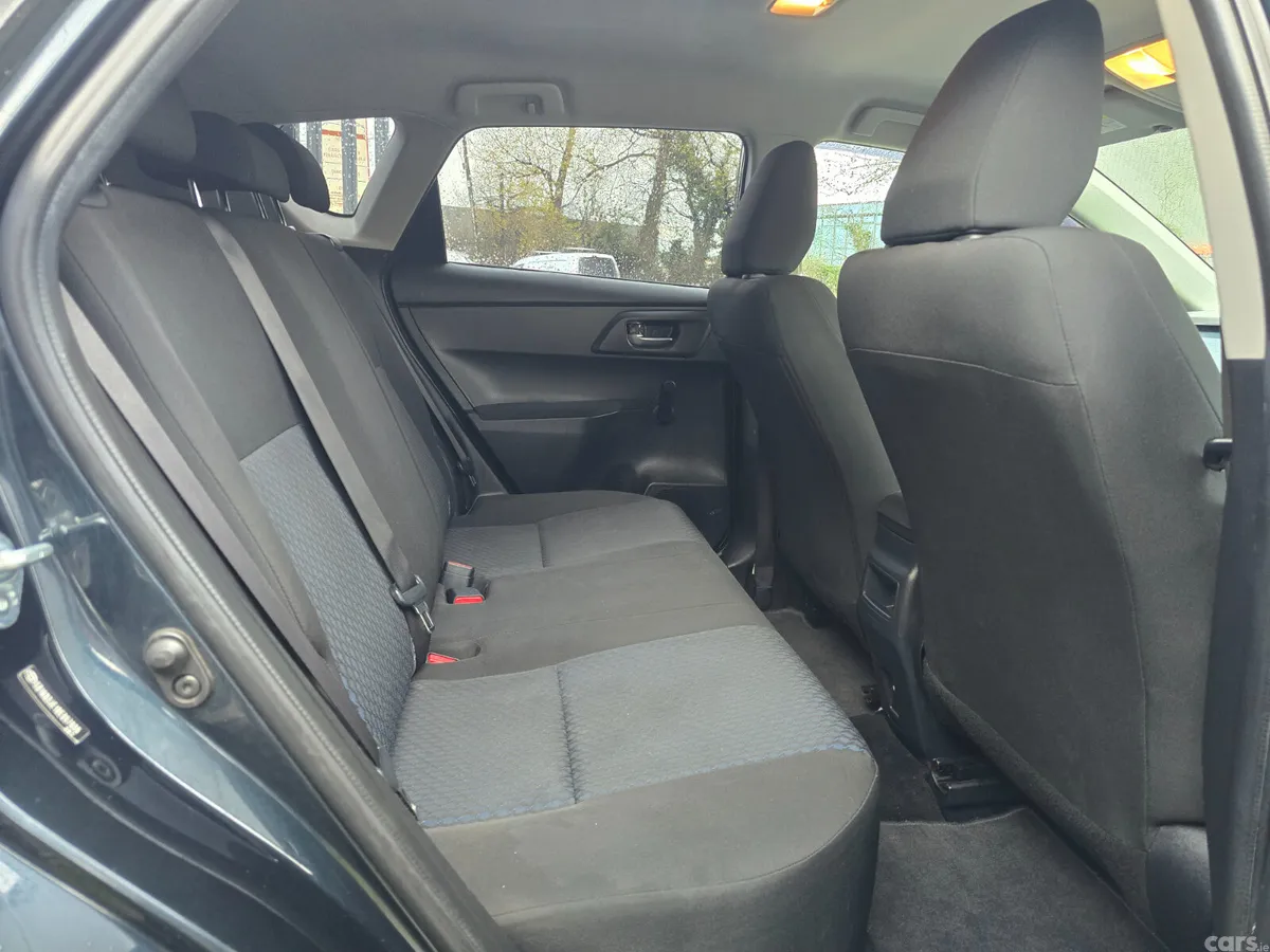 Toyota Auris Hatchback, Diesel, 2015, Grey
