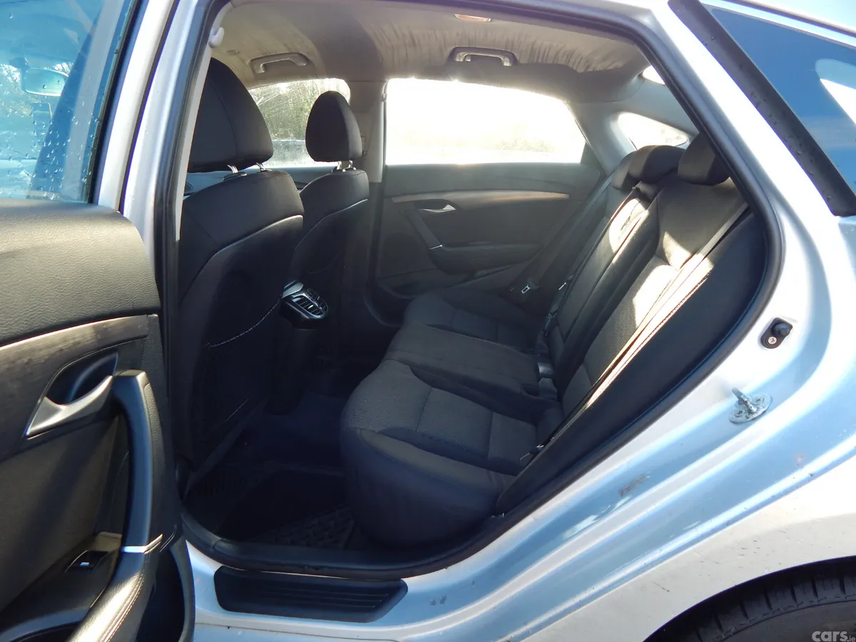 Hyundai i40 Saloon, Diesel, 2014, Silver