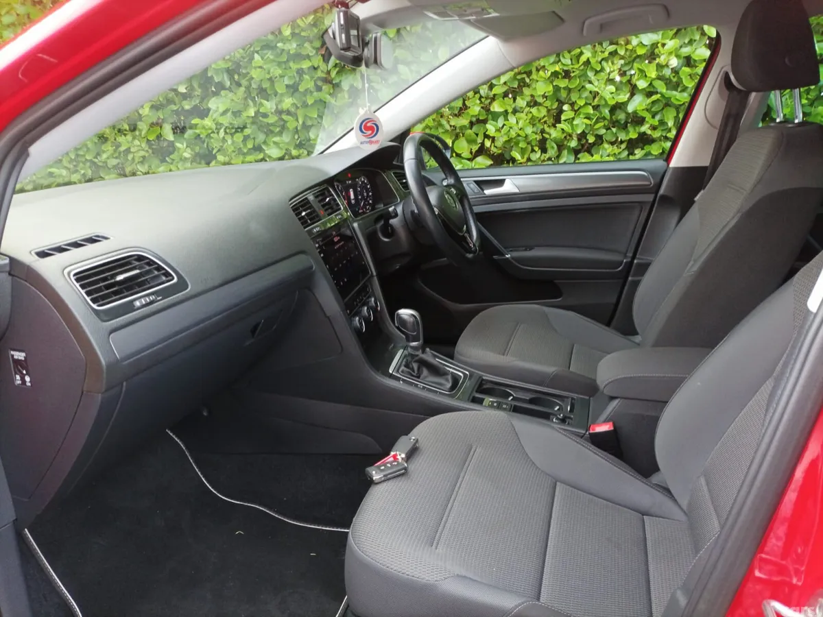 Volkswagen Golf Hatchback, Petrol, 2019, Red