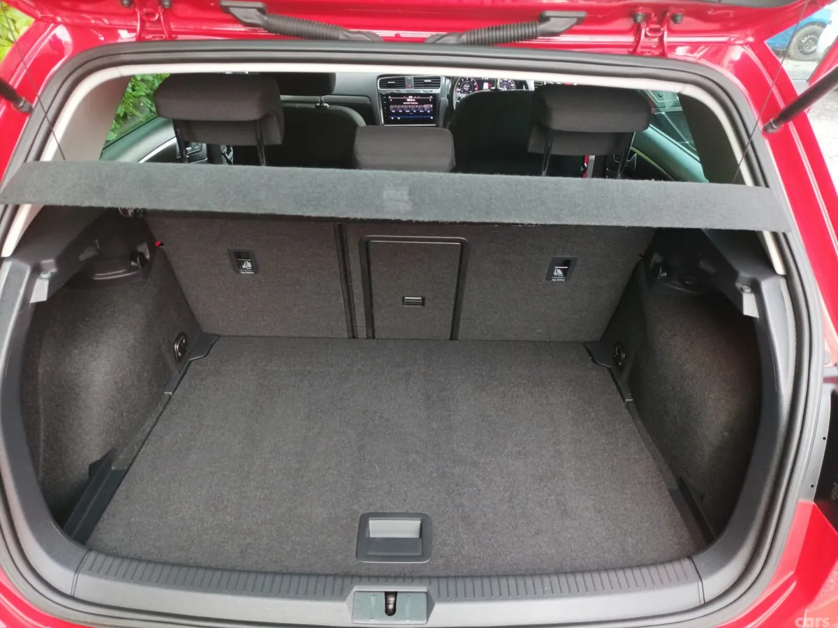 Volkswagen Golf Hatchback, Petrol, 2019, Red