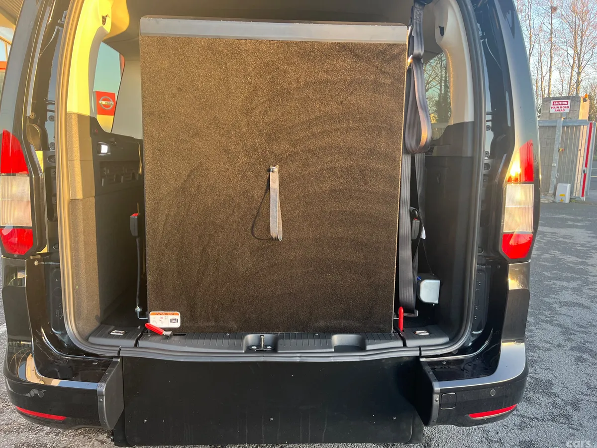 Ford Tourneo Connect MPV, Diesel, 2026, Black
