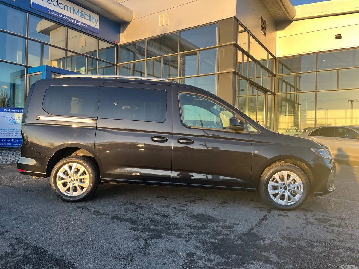 Ford Tourneo Connect MPV, Diesel, 2026, Black