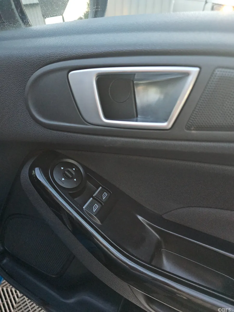 Ford Fiesta Hatchback, Petrol, 2015, Blue