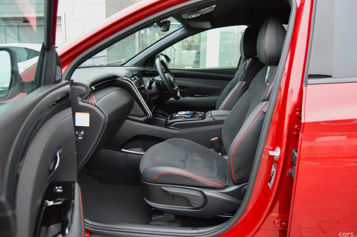 Hyundai Tucson SUV, Petrol Plug-in Hybrid, 2023, Red