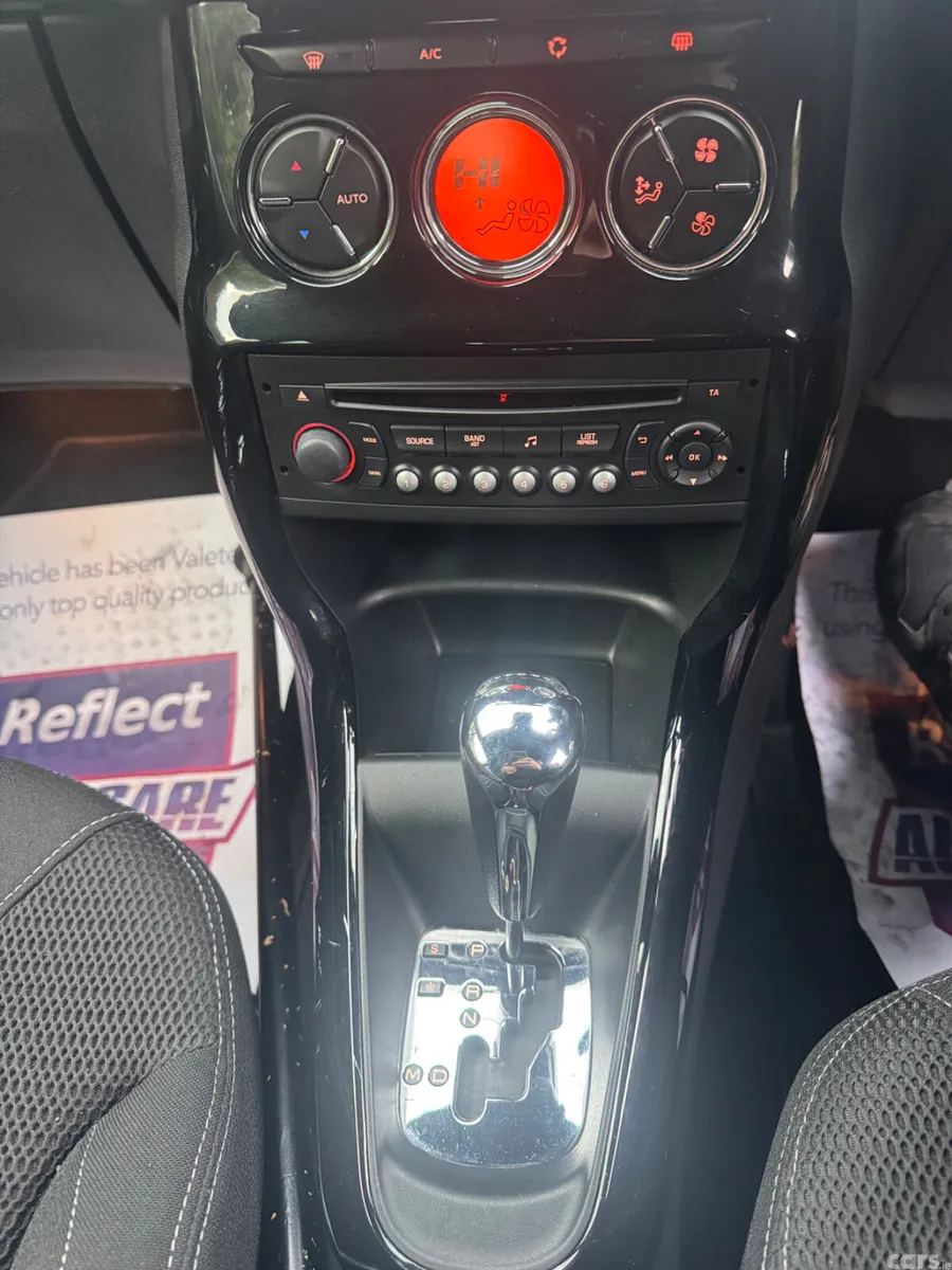 Citroen DS 3 Hatchback, Petrol, 2016, Red