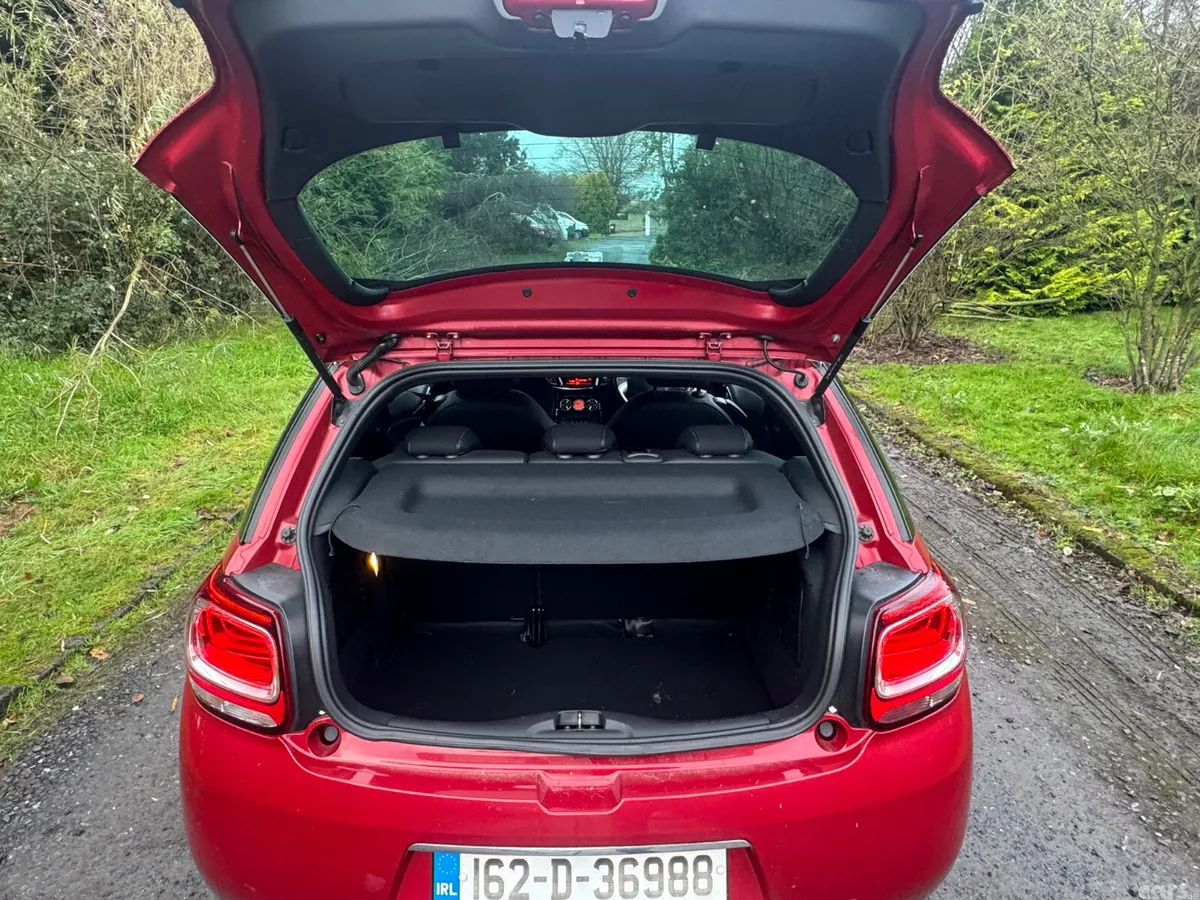 Citroen DS 3 Hatchback, Petrol, 2016, Red