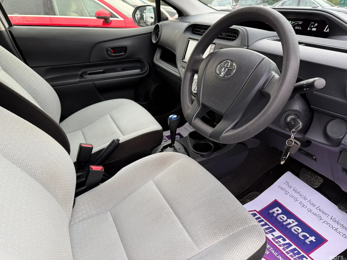 Toyota Aqua Hatchback, Petrol Hybrid, 2020, White