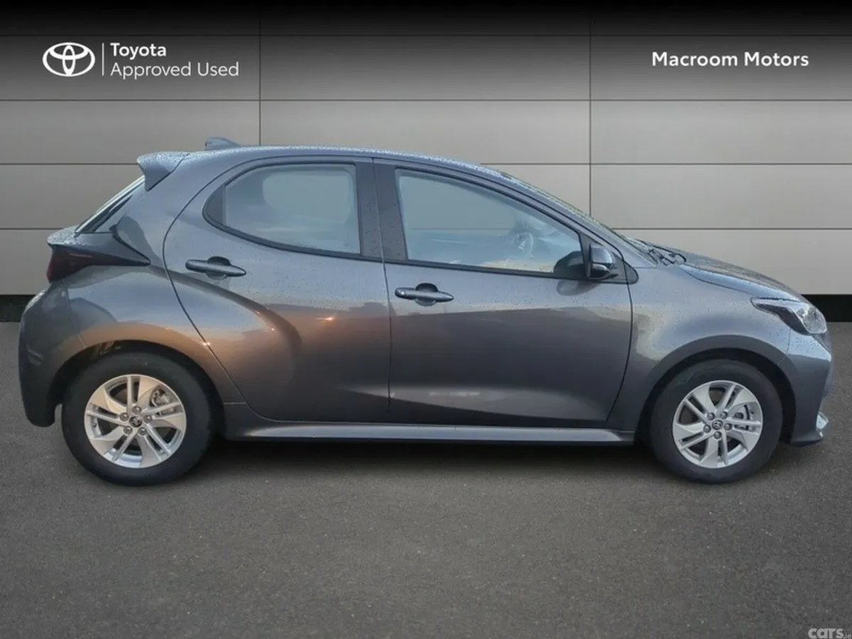 Toyota Yaris Hatchback, Petrol Hybrid, 2025, Grey