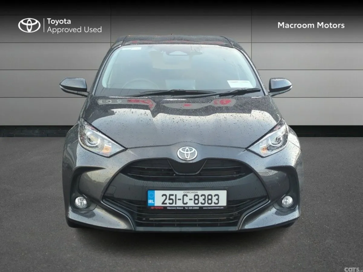 Toyota Yaris Hatchback, Petrol Hybrid, 2025, Grey