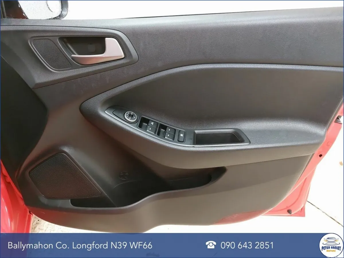 Hyundai i20 Hatchback, Petrol, 2019, Red