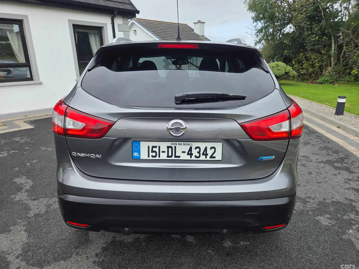 Nissan Qashqai Hatchback, Diesel, 2015, Grey