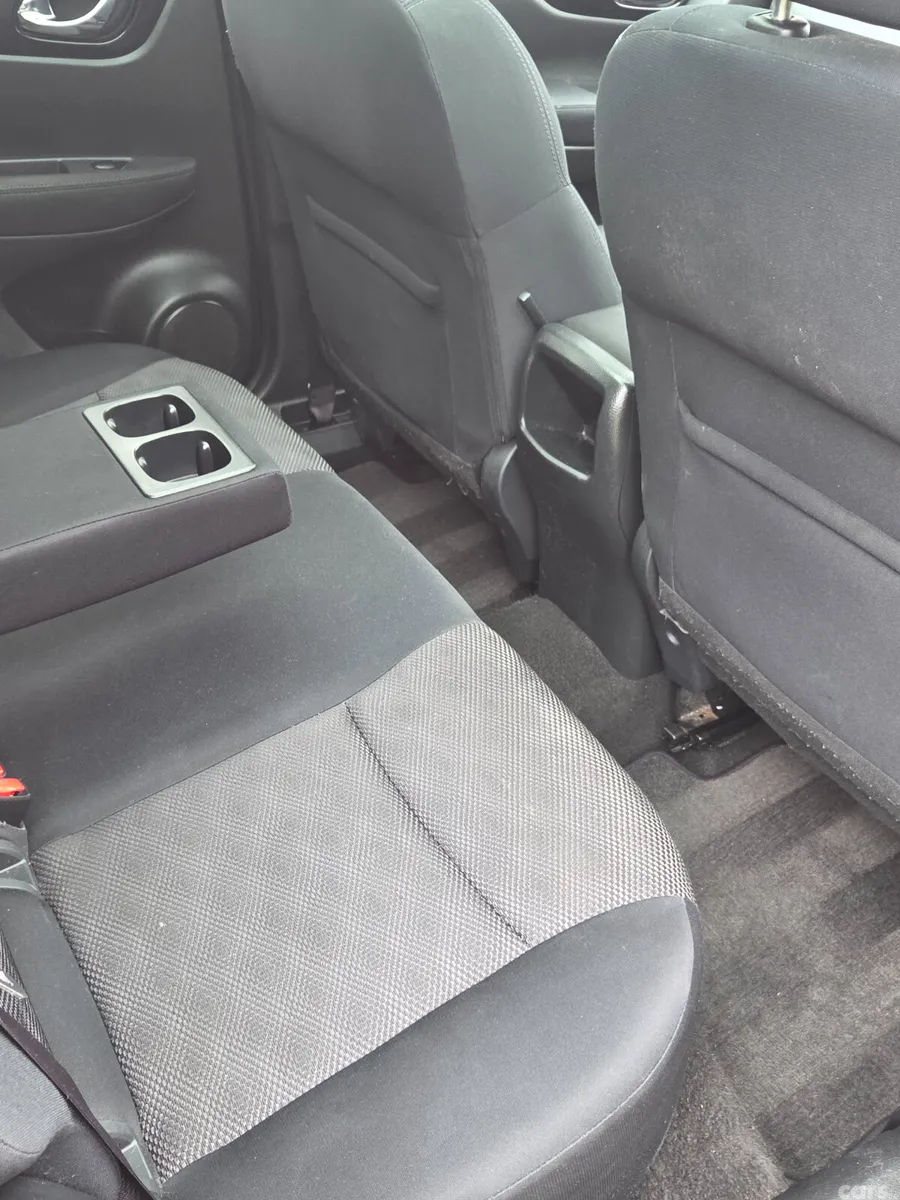 Nissan Qashqai Hatchback, Diesel, 2015, Grey
