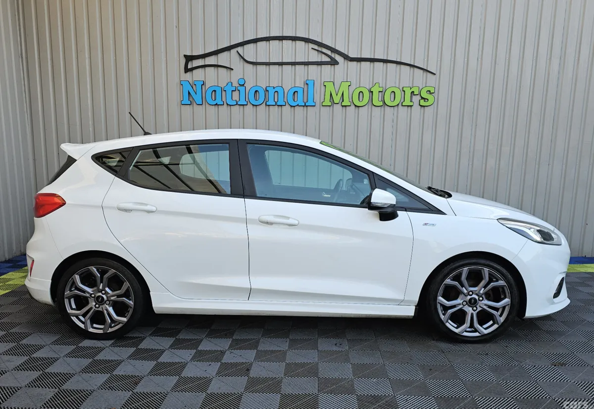 Ford Fiesta Hatchback, Petrol, 2018, White