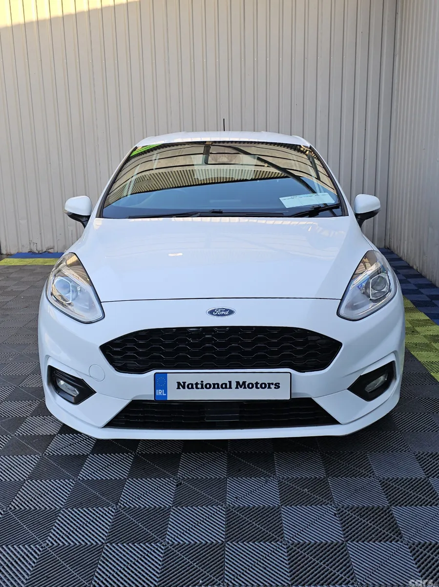 Ford Fiesta Hatchback, Petrol, 2018, White