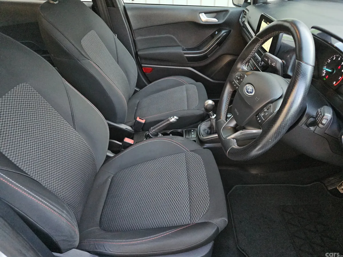 Ford Fiesta Hatchback, Petrol, 2018, White