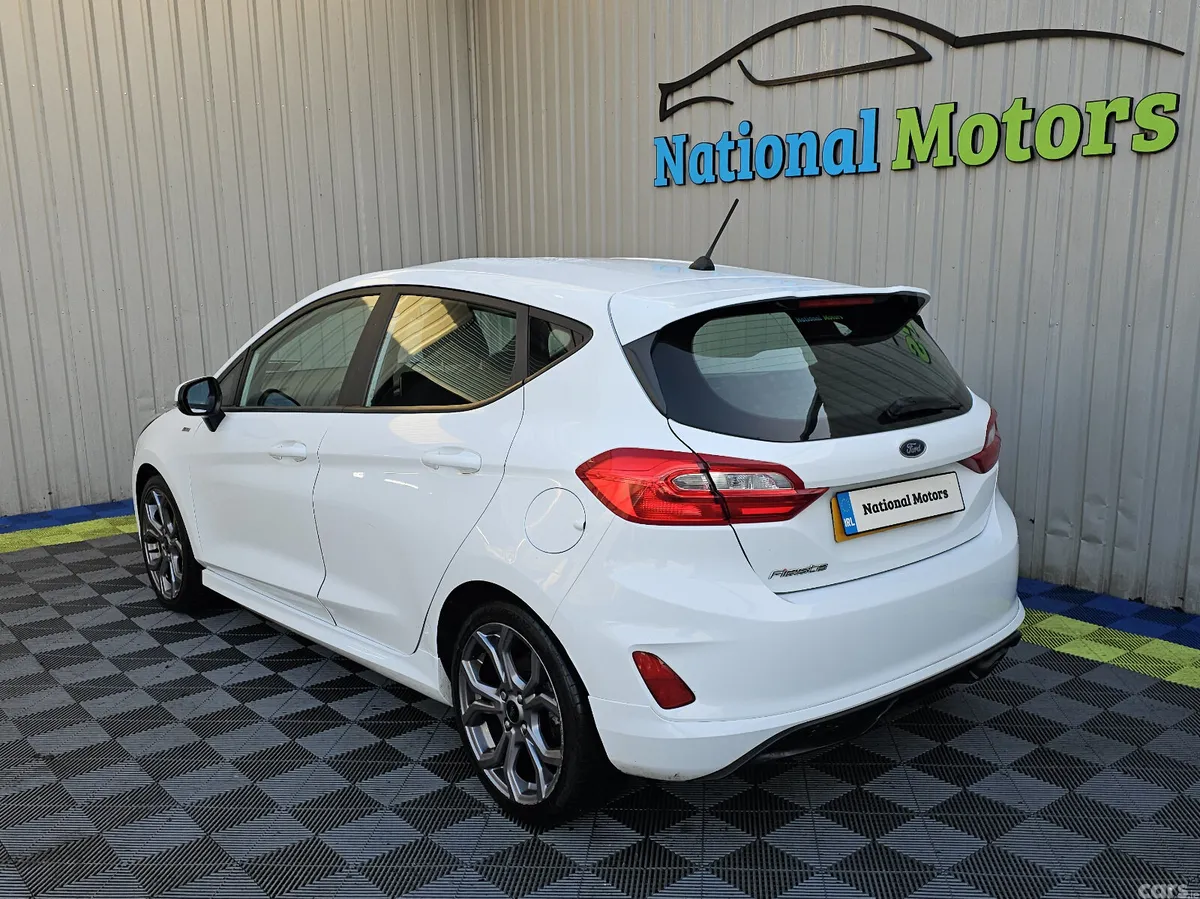 Ford Fiesta Hatchback, Petrol, 2018, White