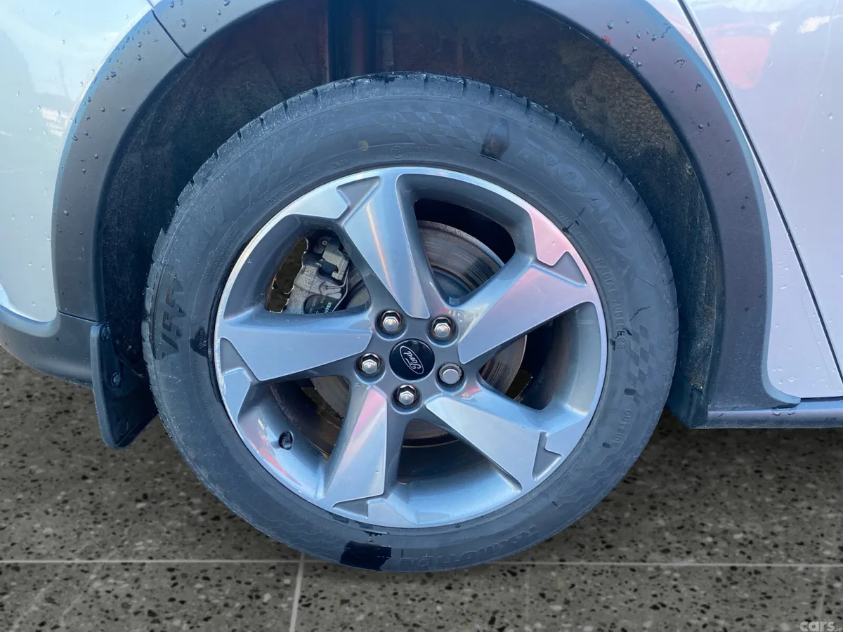 Ford Focus Hatchback, Petrol, 2021, Grey
