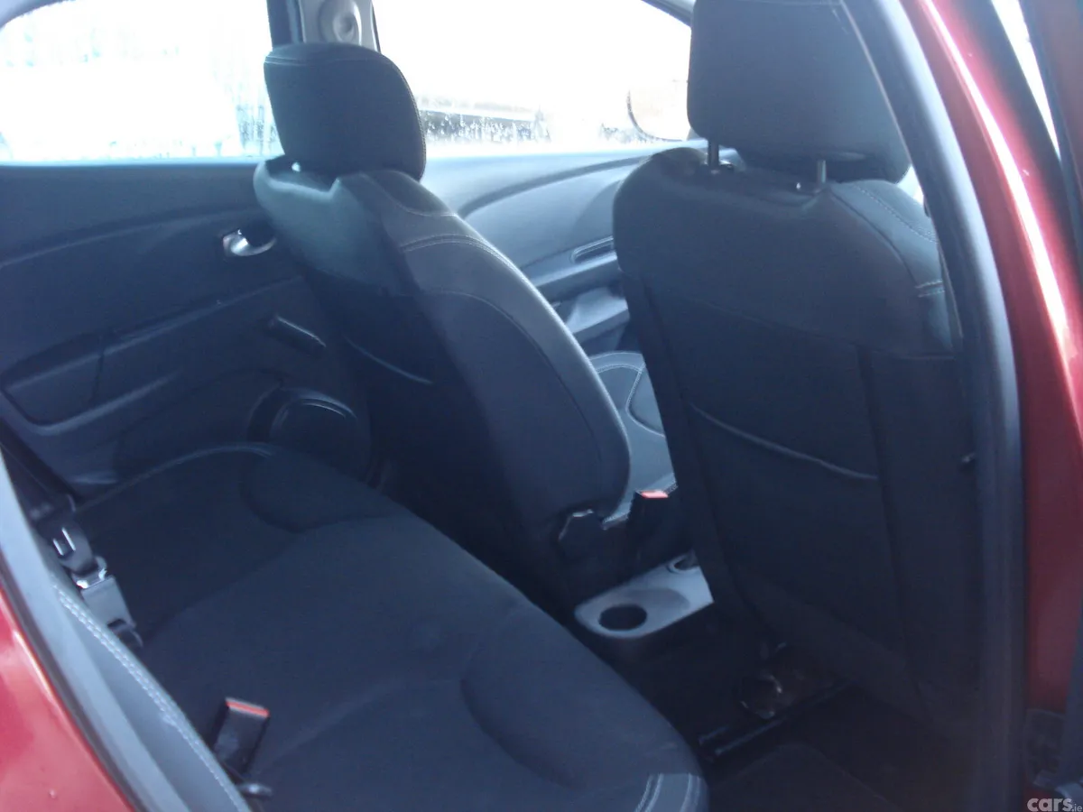 Renault Clio Hatchback, Diesel, 2019, Red