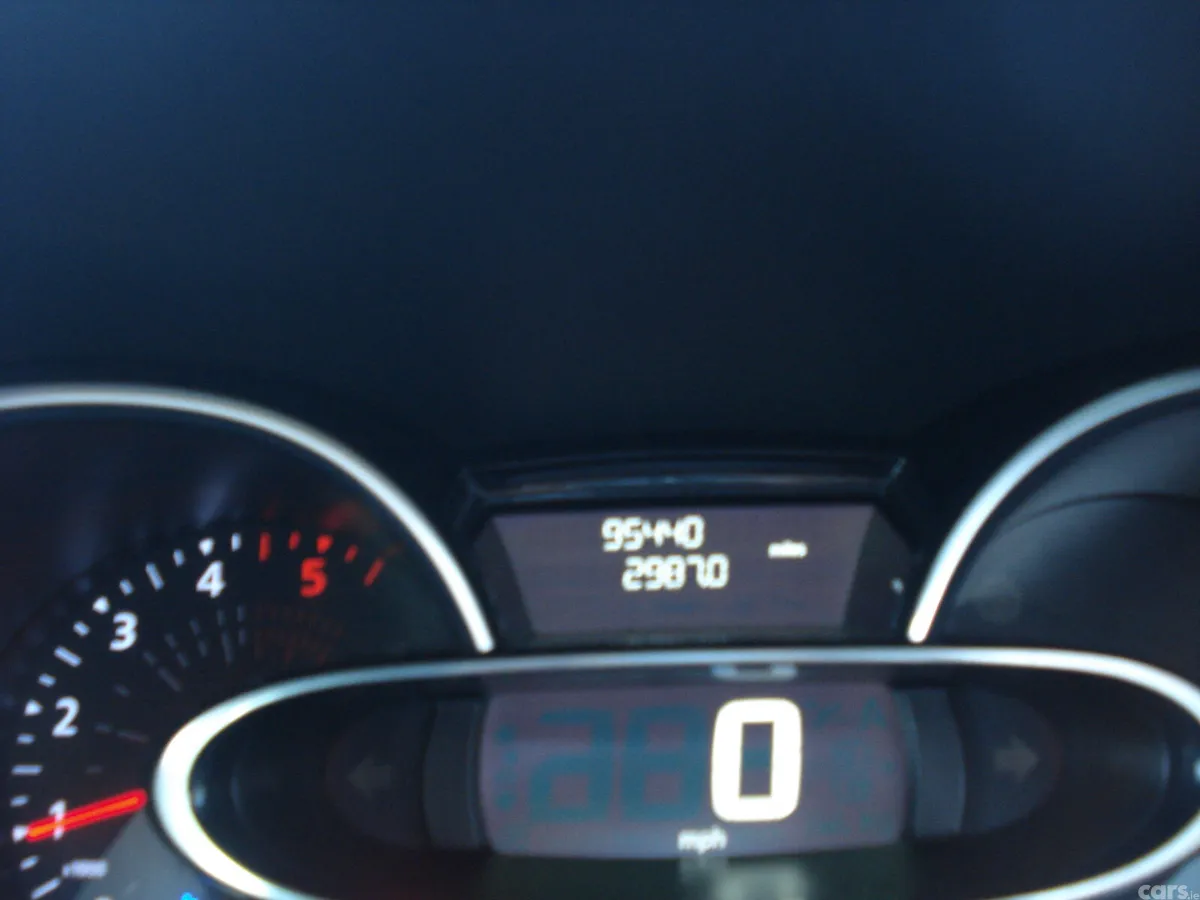 Renault Clio Hatchback, Diesel, 2019, Red