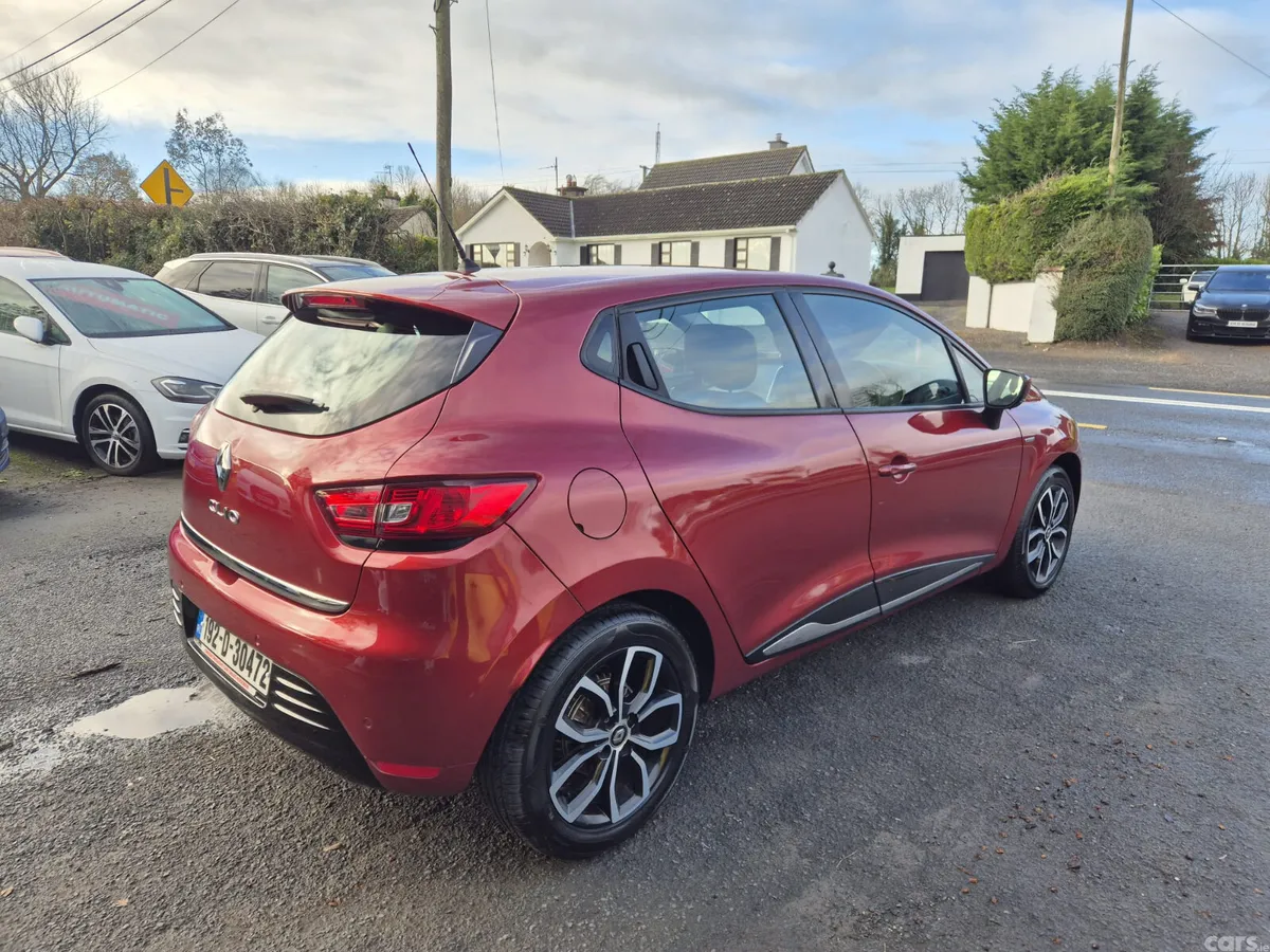 Renault Clio Hatchback, Petrol, 2019, Red
