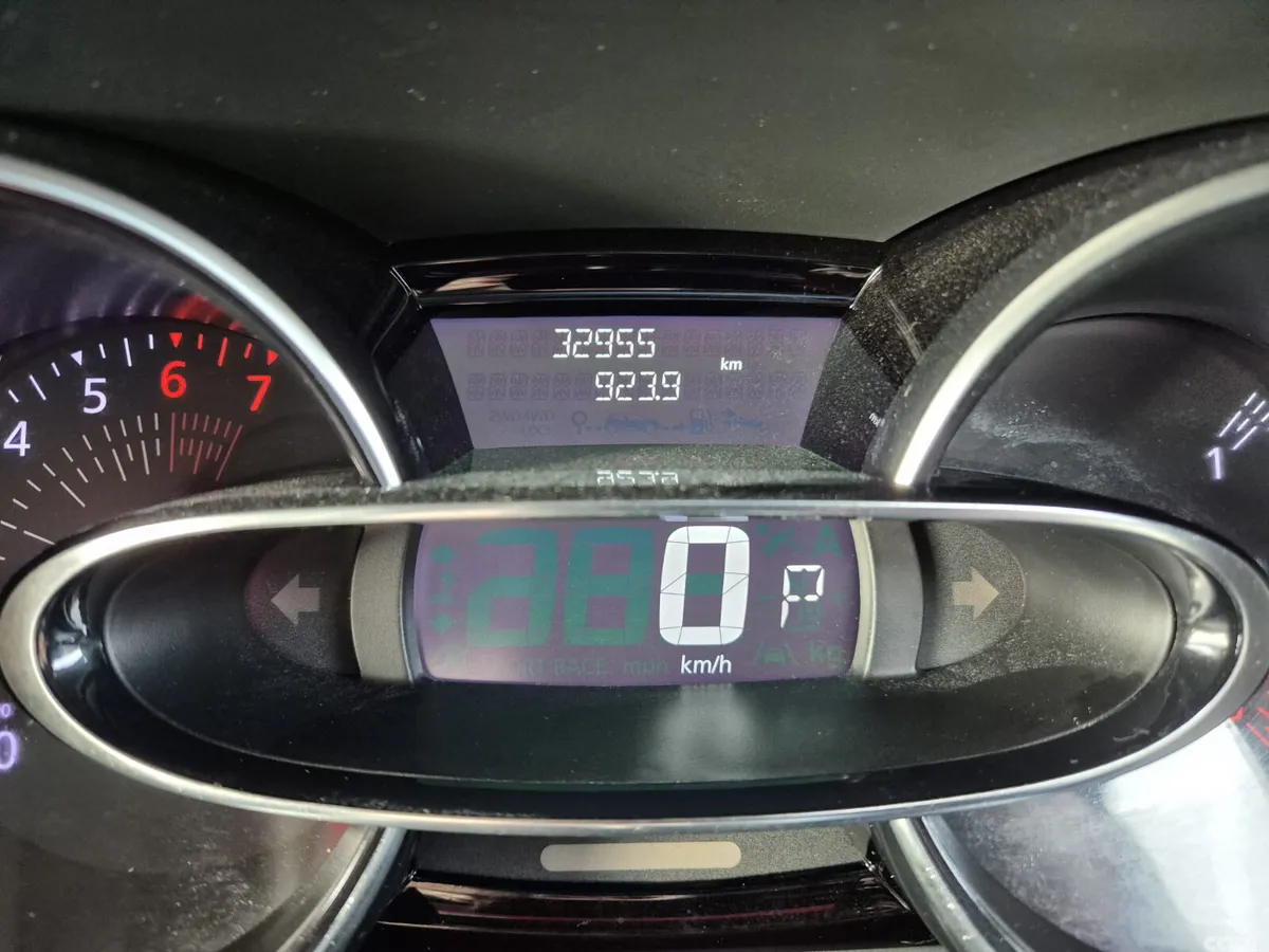 Renault Clio Hatchback, Petrol, 2019, Red