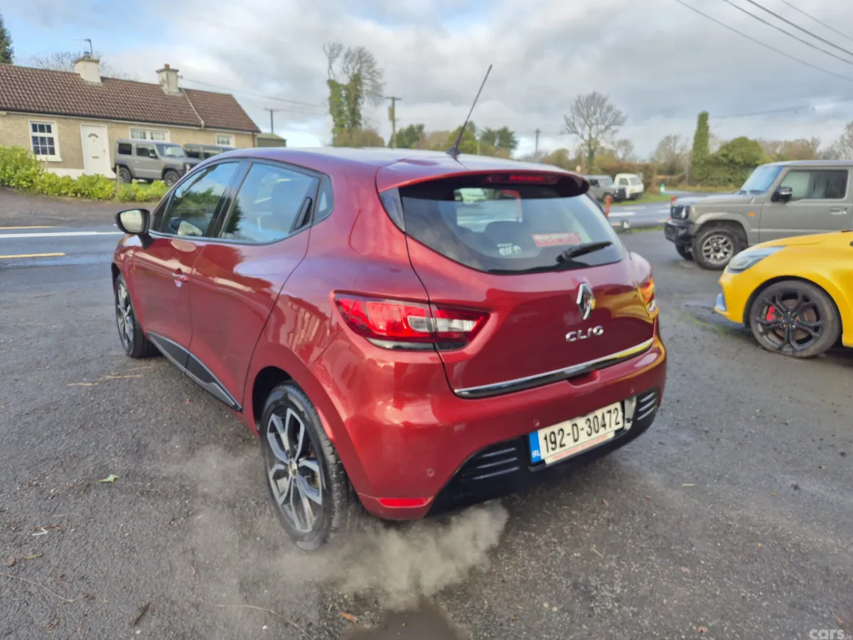 Renault Clio Hatchback, Petrol, 2019, Red