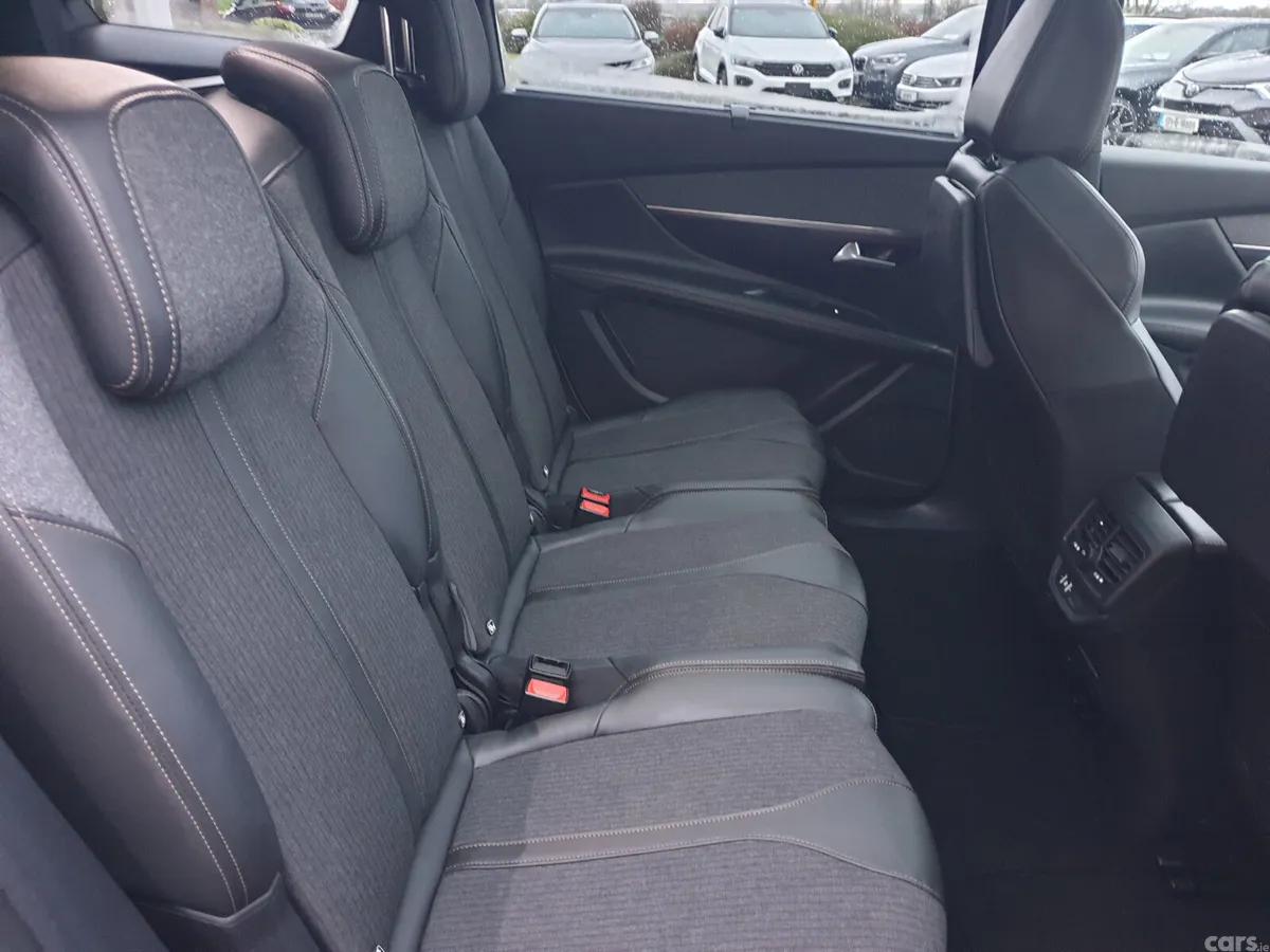Peugeot 5008 MPV, Diesel, 2020, Grey