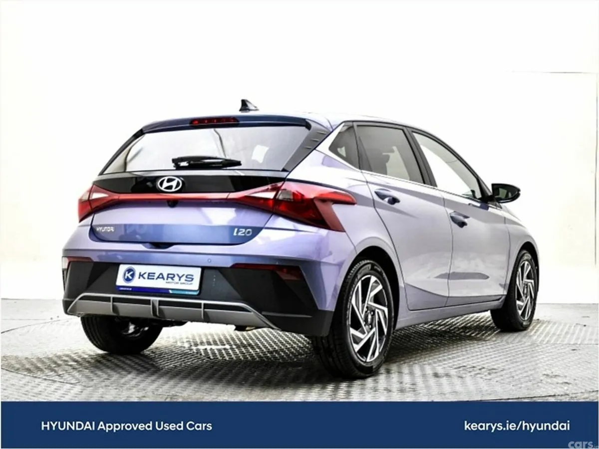Hyundai i20 Hatchback, Petrol, 2027, Blue