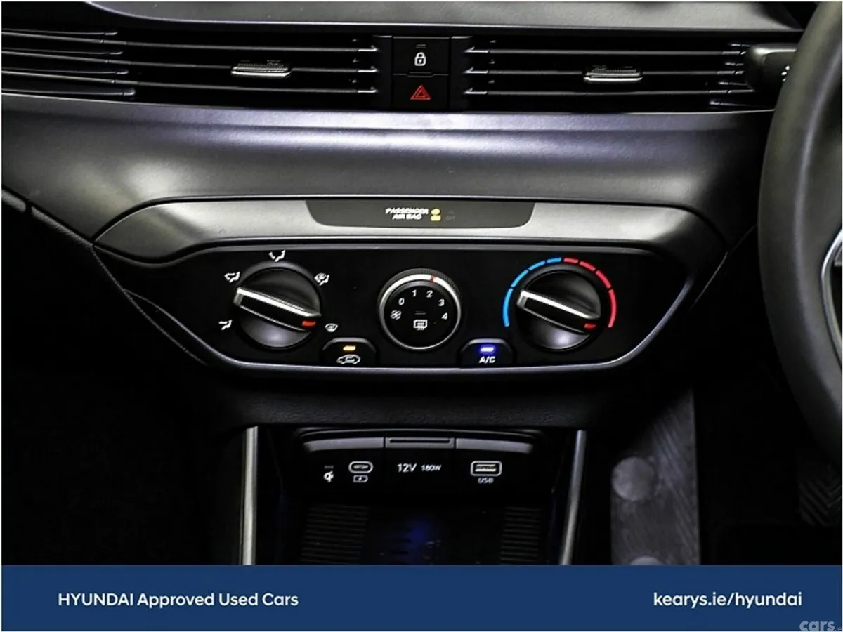 Hyundai i20 Hatchback, Petrol, 2027, Blue