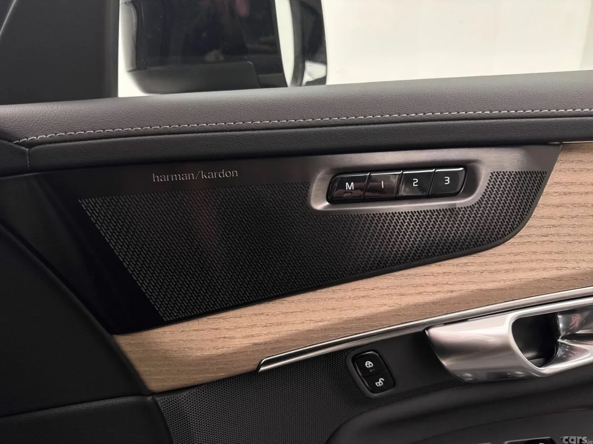 Volvo XC90 SUV, Petrol Plug-in Hybrid, 2026, Silver