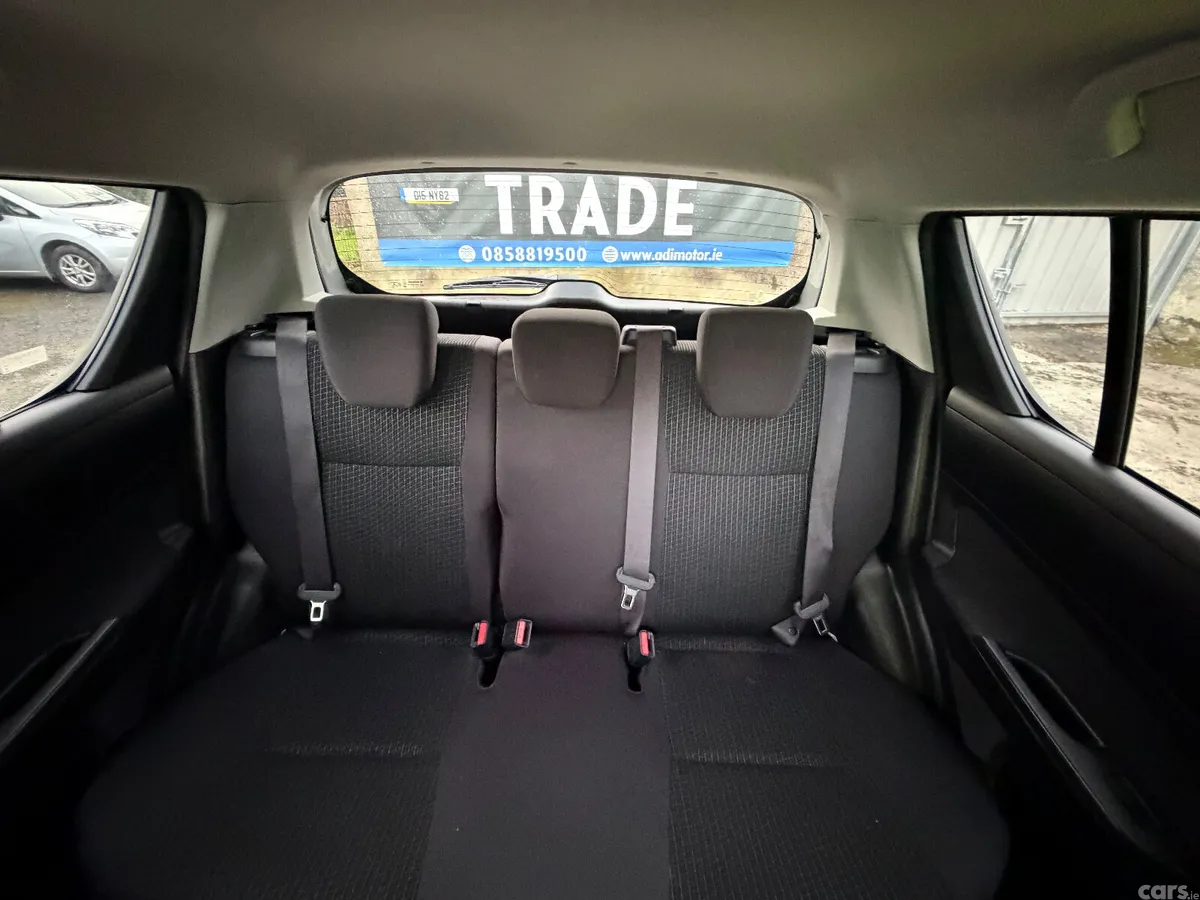 Suzuki Swift Hatchback, Petrol, 2016, Silver