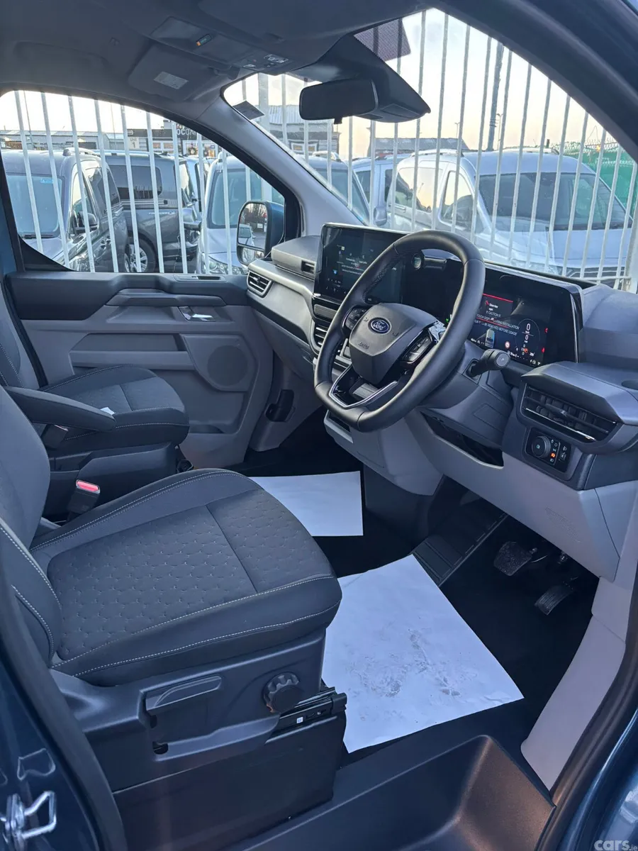 Ford Tourneo Custom MPV, Diesel, 2026, Blue