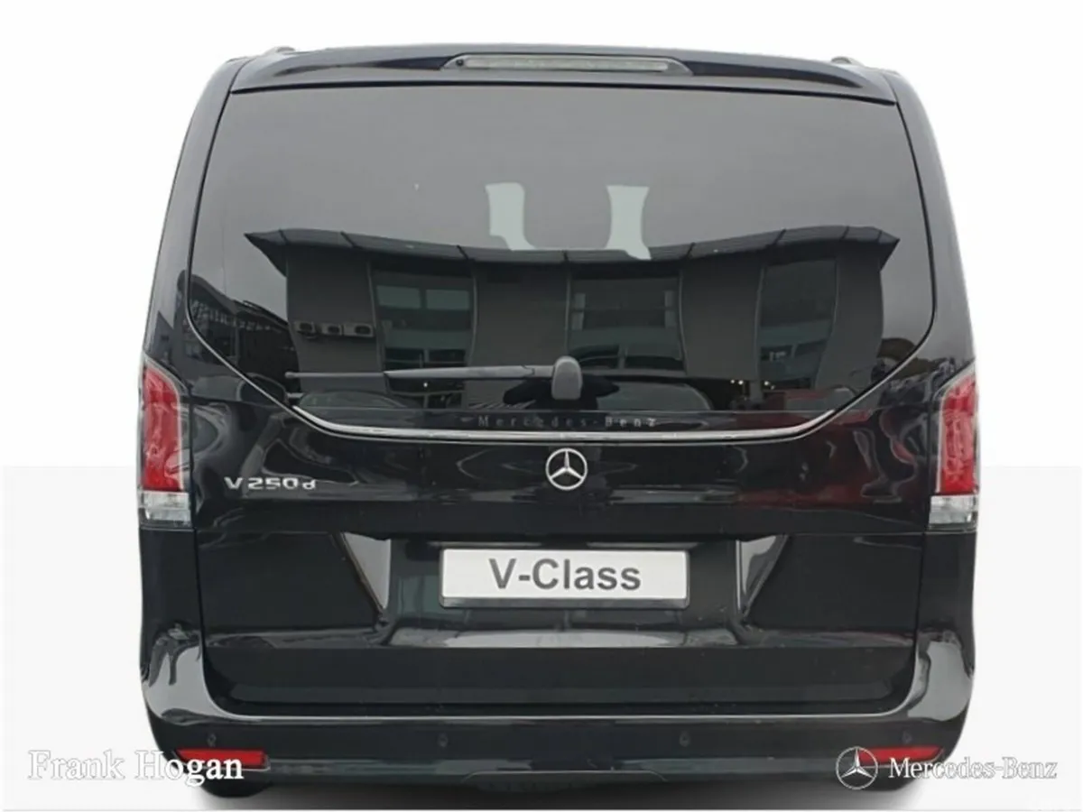 Mercedes-Benz V-Class MPV, Diesel, 2027, Black