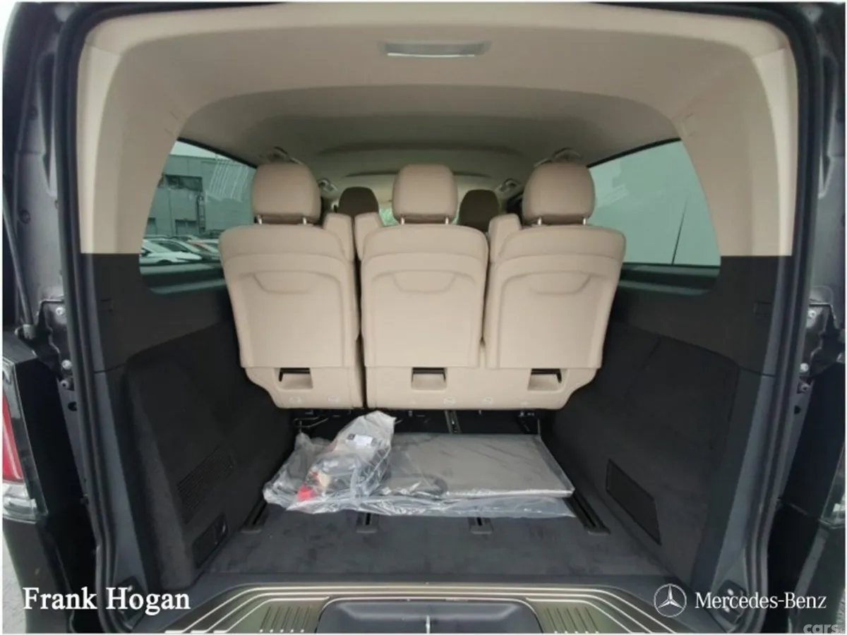 Mercedes-Benz V-Class MPV, Diesel, 2027, Black