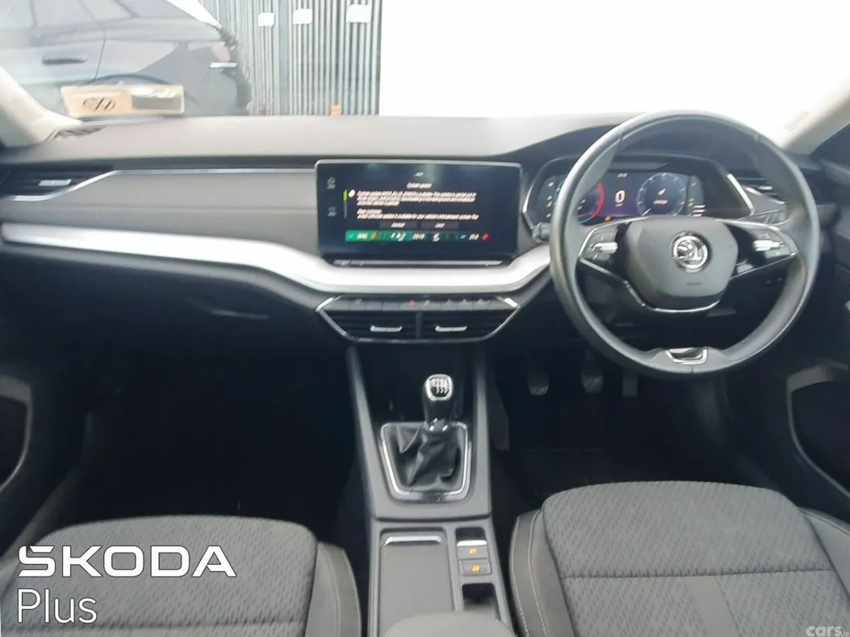 Skoda Octavia Saloon, Diesel, 2022, Grey