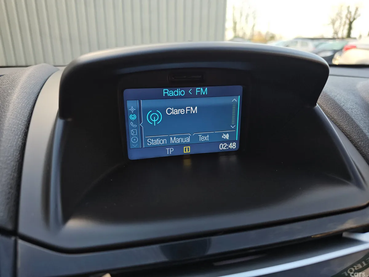 Ford Fiesta Hatchback, Petrol, 2014, White