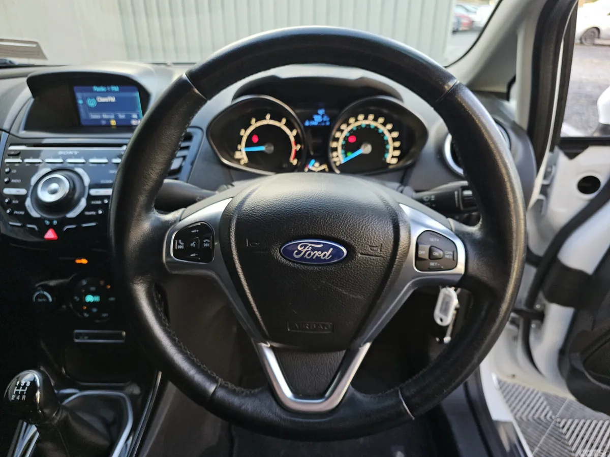 Ford Fiesta Hatchback, Petrol, 2014, White