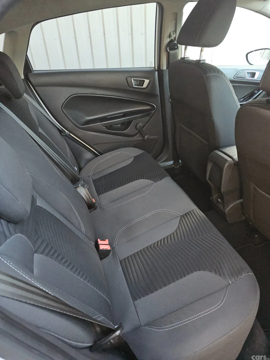 Ford Fiesta Hatchback, Petrol, 2014, White