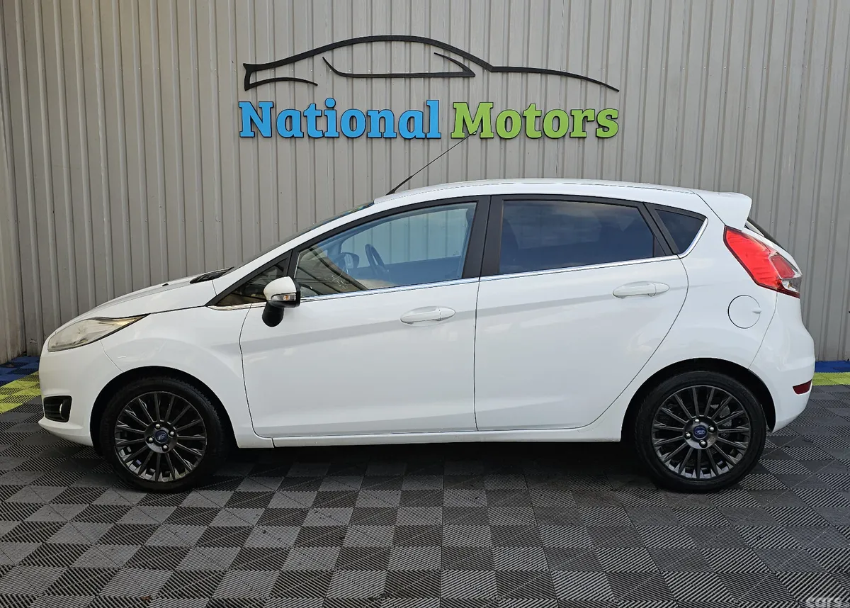 Ford Fiesta Hatchback, Petrol, 2014, White
