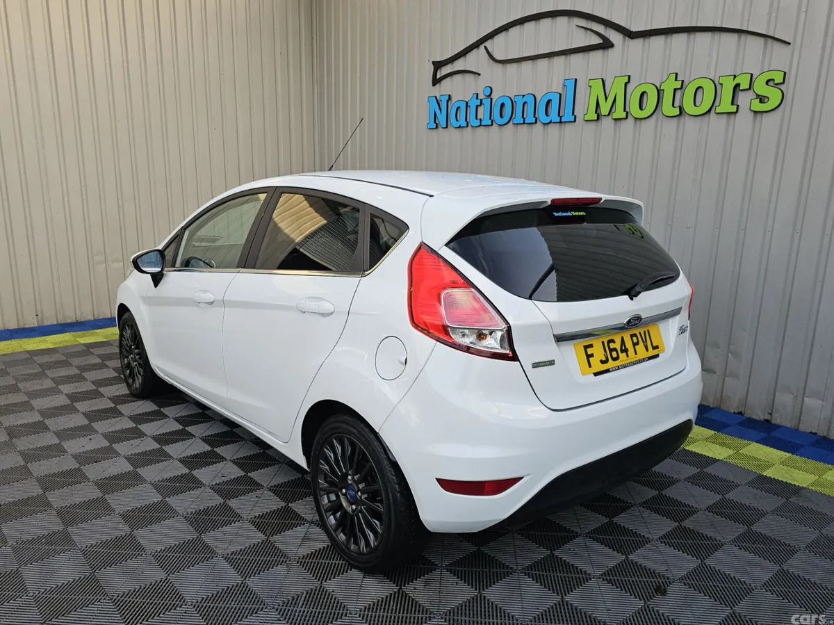 Ford Fiesta Hatchback, Petrol, 2014, White