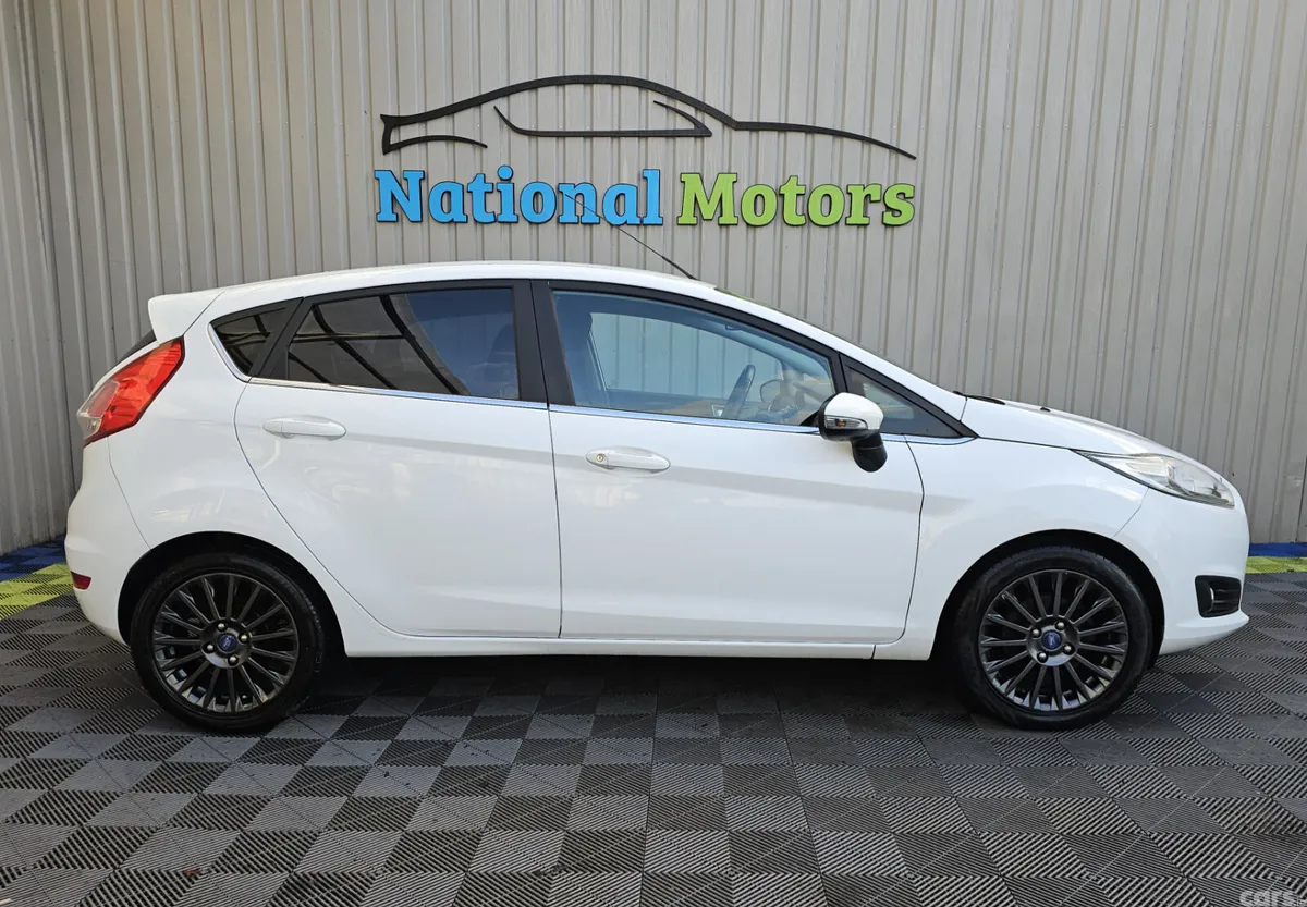 Ford Fiesta Hatchback, Petrol, 2014, White