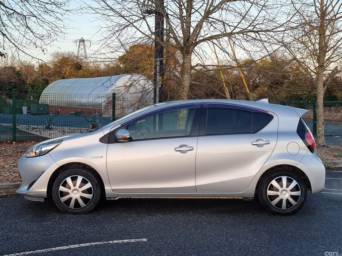Toyota Aqua Hatchback, Petrol Hybrid, 2019, Silver