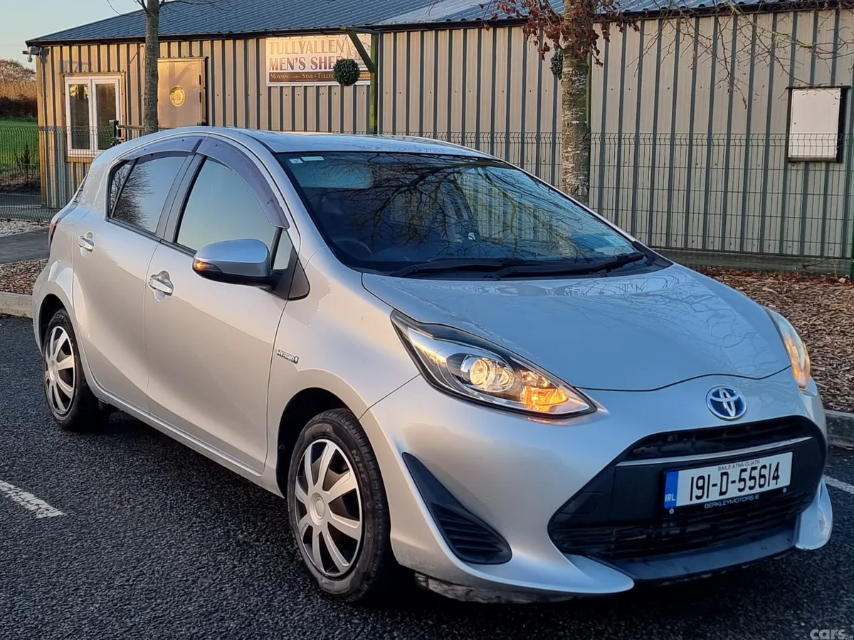 Toyota Aqua Hatchback, Petrol Hybrid, 2019, Silver