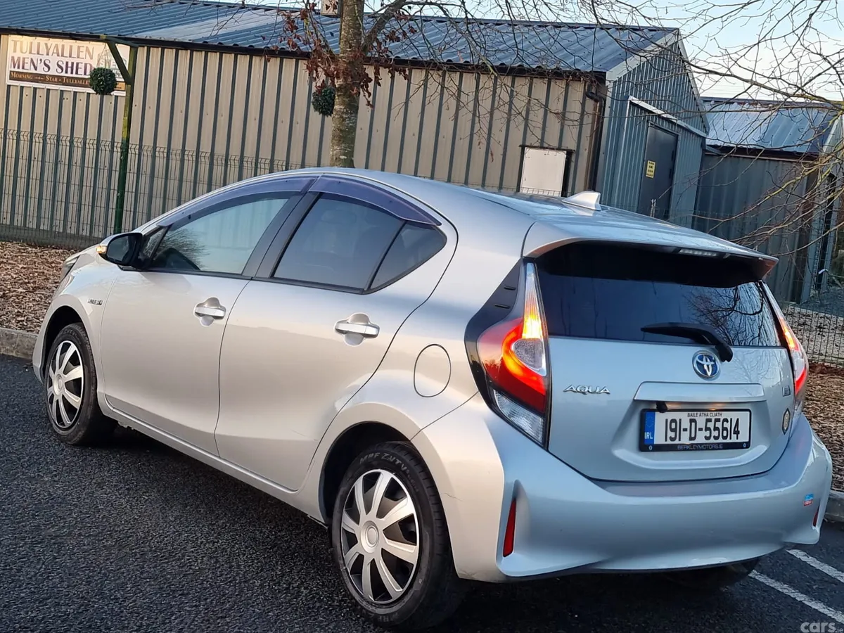 Toyota Aqua Hatchback, Petrol Hybrid, 2019, Silver
