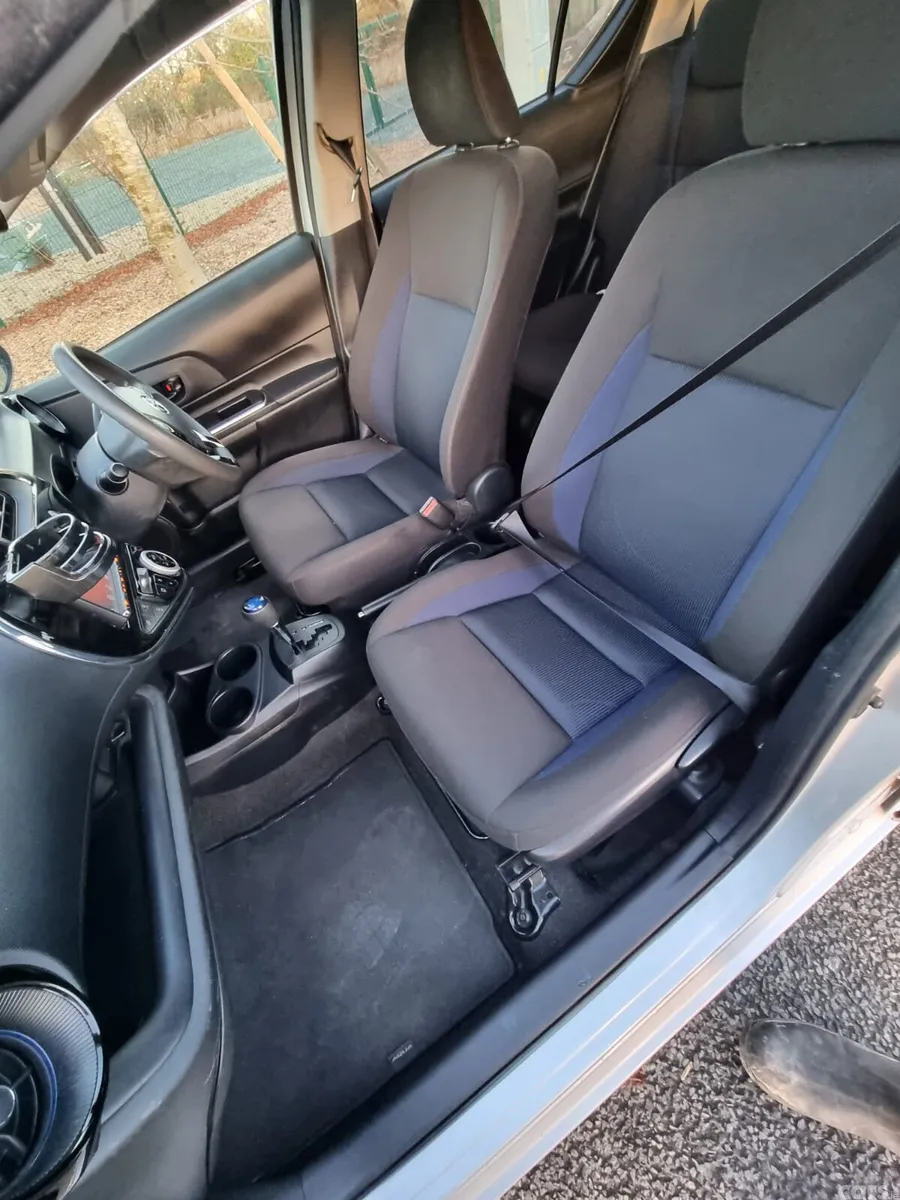 Toyota Aqua Hatchback, Petrol Hybrid, 2019, Silver